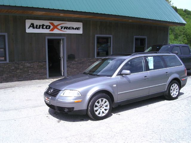 2003 Volkswagen Passat FWD 4dr Sport