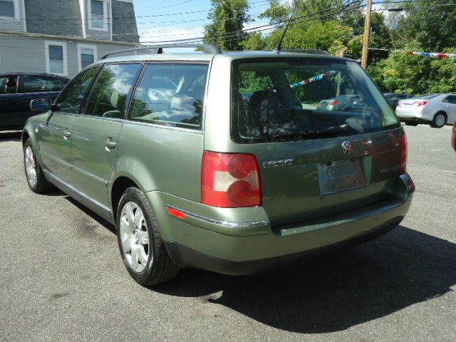 2003 Volkswagen Passat SE Crew Cab 4WD FFV