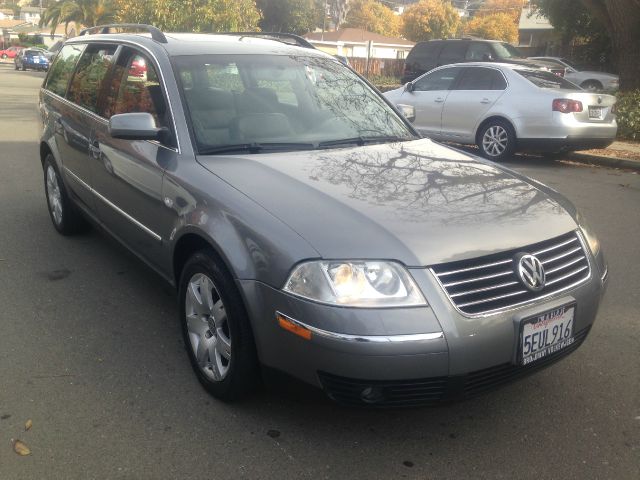 2003 Volkswagen Passat SE Crew Cab 4WD FFV