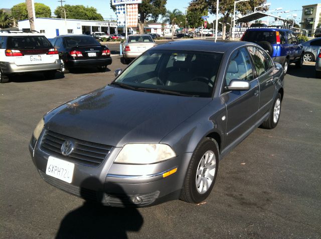 2003 Volkswagen Passat FWD 4dr Sport