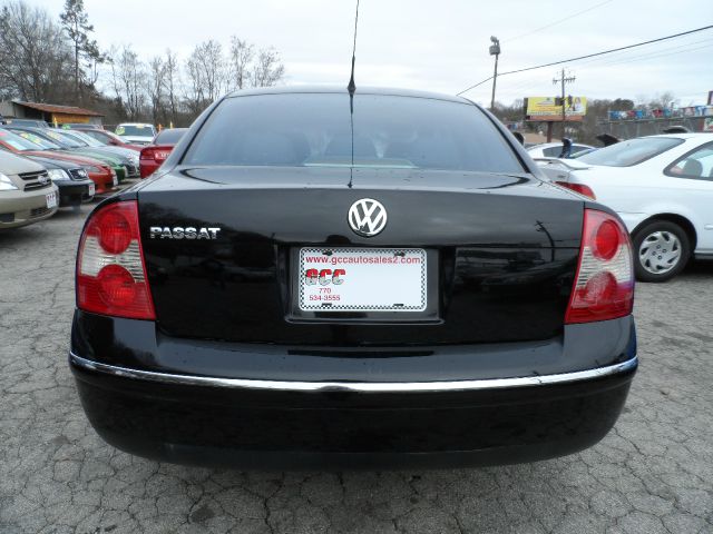 2003 Volkswagen Passat FWD 4dr Sport