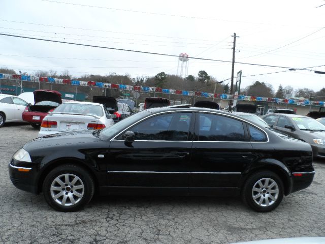 2003 Volkswagen Passat FWD 4dr Sport