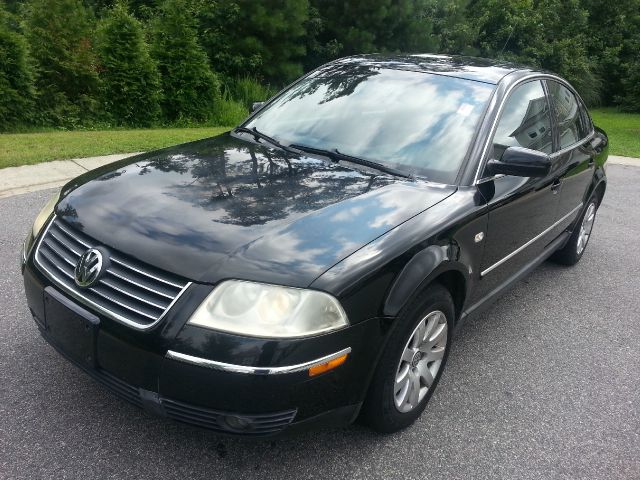 2003 Volkswagen Passat FWD 4dr Sport