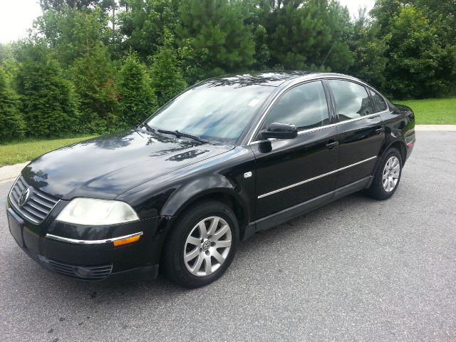 2003 Volkswagen Passat FWD 4dr Sport