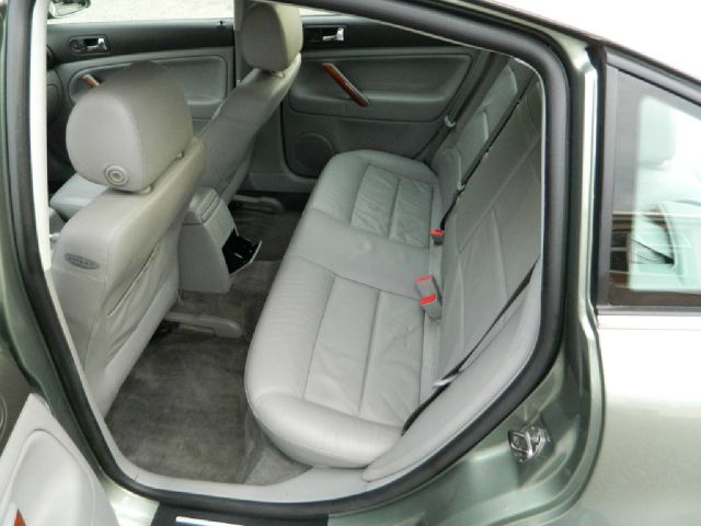 2003 Volkswagen Passat LS W/leather Seats