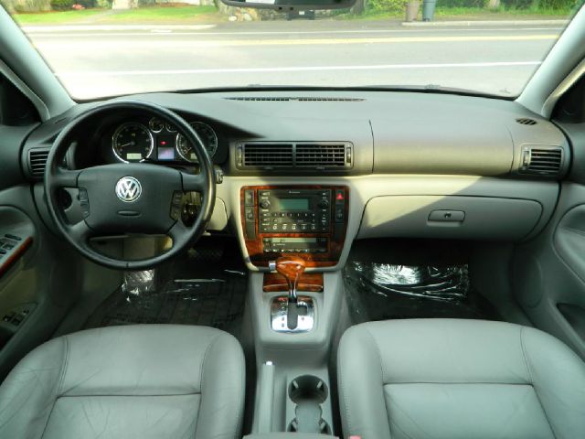 2003 Volkswagen Passat LS W/leather Seats