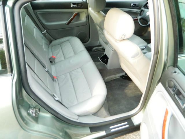 2003 Volkswagen Passat LS W/leather Seats