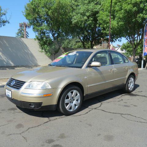 2003 Volkswagen Passat SE Crew Cab 4WD FFV