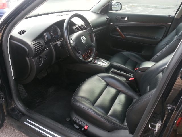 2003 Volkswagen Passat LS W/leather Seats