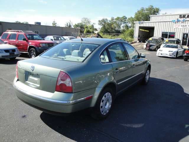 2003 Volkswagen Passat S Sedan