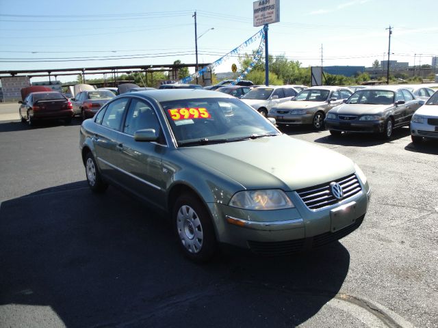 2003 Volkswagen Passat S Sedan