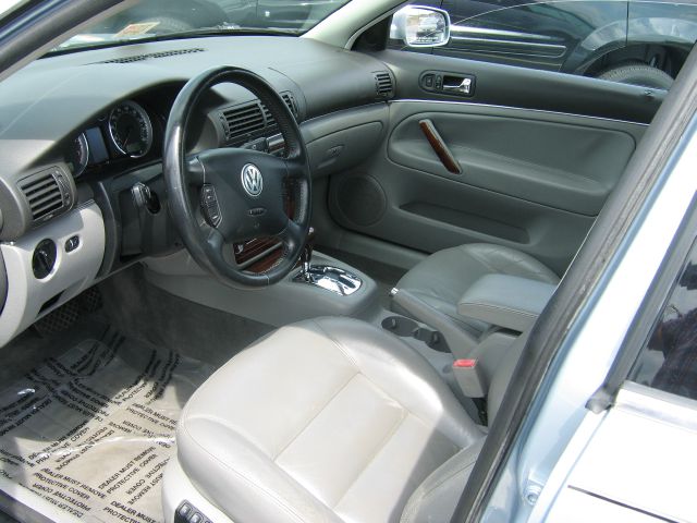 2003 Volkswagen Passat LS W/leather Seats