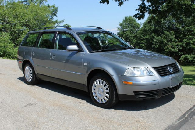 2003 Volkswagen Passat S Sedan