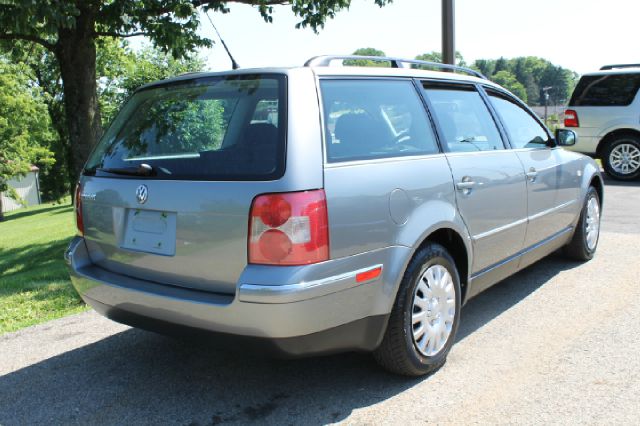 2003 Volkswagen Passat S Sedan