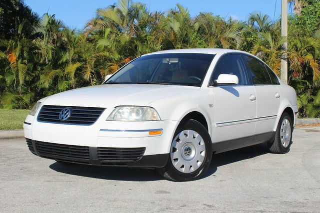 2003 Volkswagen Passat S Sedan