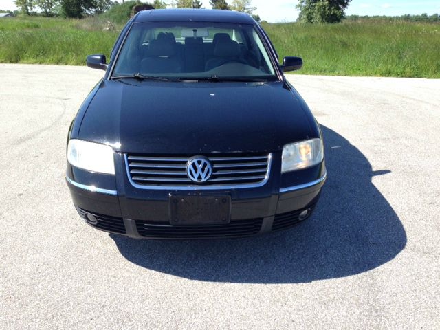 2003 Volkswagen Passat FWD 4dr Sport