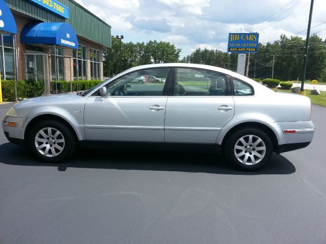 2003 Volkswagen Passat FWD 4dr Sport