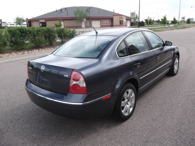 2003 Volkswagen Passat SE Crew Cab 4WD FFV