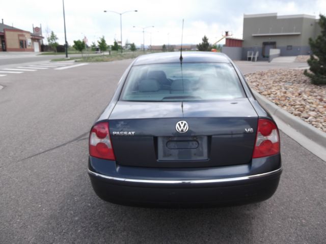 2003 Volkswagen Passat SE Crew Cab 4WD FFV