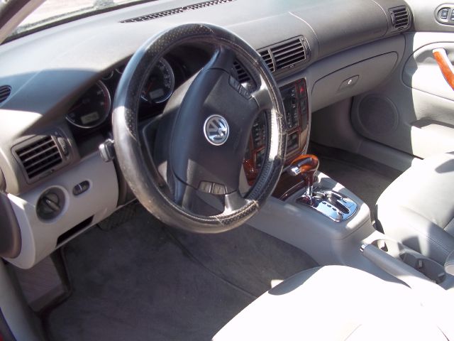 2003 Volkswagen Passat LS W/leather Seats