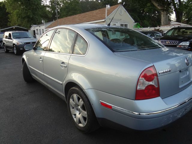 2003 Volkswagen Passat SE Crew Cab 4WD FFV