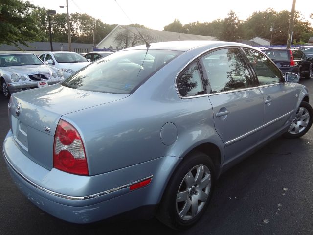 2003 Volkswagen Passat SE Crew Cab 4WD FFV