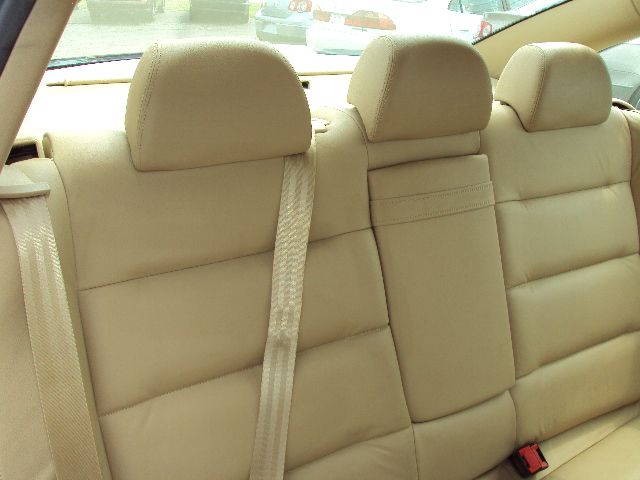 2004 Volkswagen Passat LS W/leather Seats