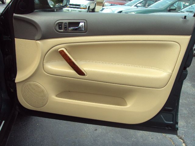 2004 Volkswagen Passat LS W/leather Seats