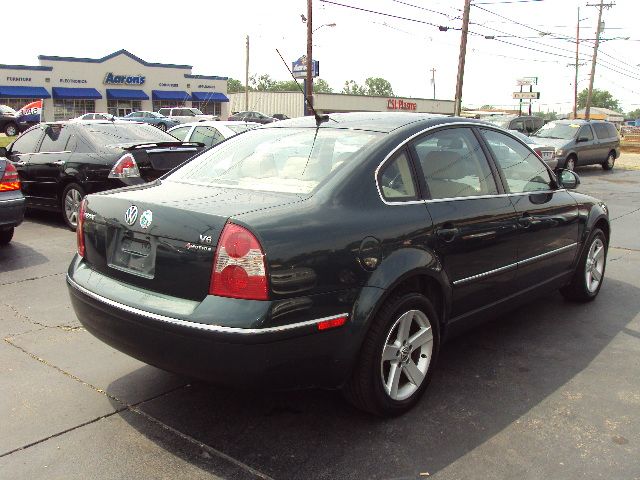 2004 Volkswagen Passat LS W/leather Seats