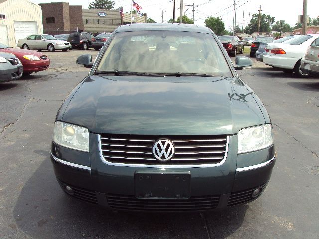 2004 Volkswagen Passat LS W/leather Seats