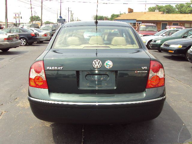 2004 Volkswagen Passat LS W/leather Seats