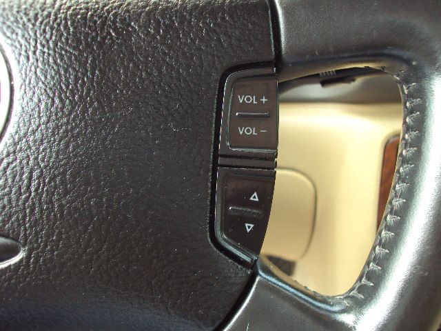 2004 Volkswagen Passat LS W/leather Seats