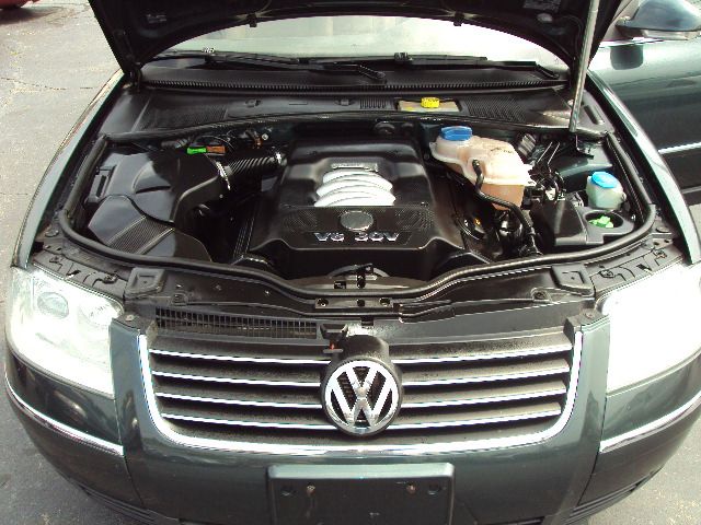 2004 Volkswagen Passat LS W/leather Seats