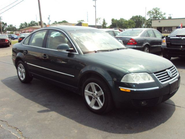 2004 Volkswagen Passat LS W/leather Seats