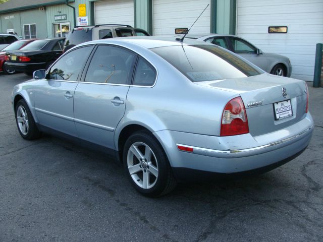 2004 Volkswagen Passat SE Crew Cab 4WD FFV