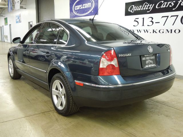 2004 Volkswagen Passat SE Crew Cab 4WD FFV