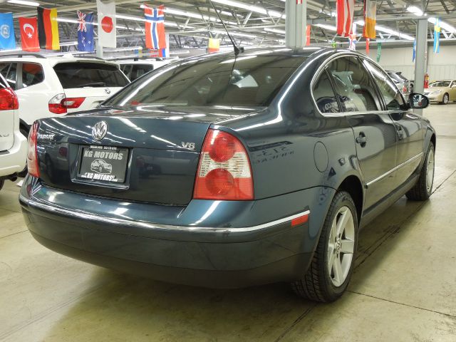 2004 Volkswagen Passat SE Crew Cab 4WD FFV