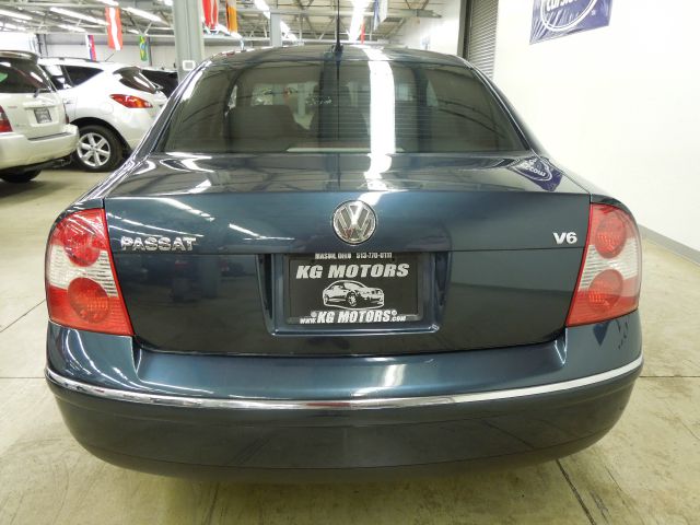 2004 Volkswagen Passat SE Crew Cab 4WD FFV