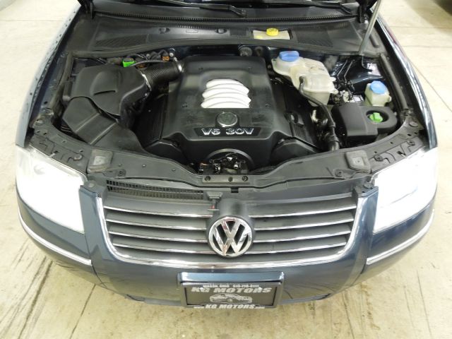 2004 Volkswagen Passat SE Crew Cab 4WD FFV