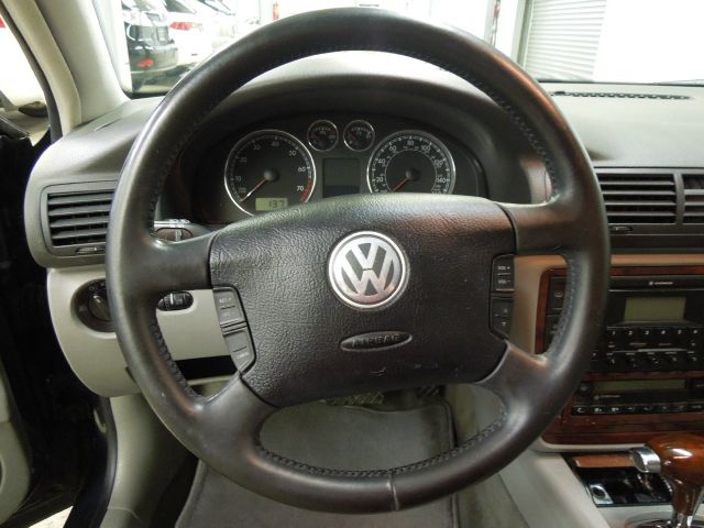 2004 Volkswagen Passat SE Crew Cab 4WD FFV