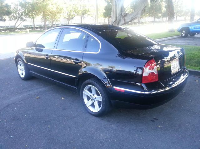 2004 Volkswagen Passat SE Crew Cab 4WD FFV