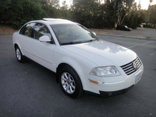 2004 Volkswagen Passat FWD 4dr Sport