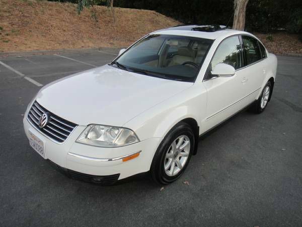 2004 Volkswagen Passat FWD 4dr Sport