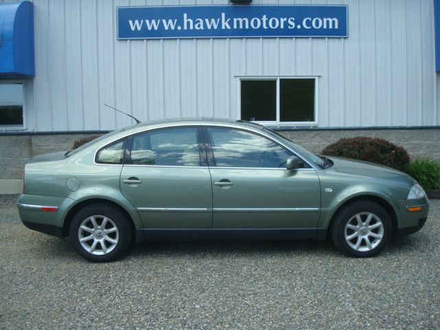 2004 Volkswagen Passat FWD 4dr Sport