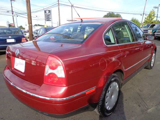 2004 Volkswagen Passat S Sedan