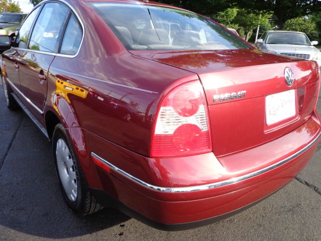 2004 Volkswagen Passat S Sedan