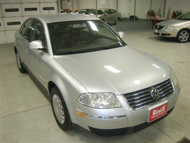 2004 Volkswagen Passat S Sedan