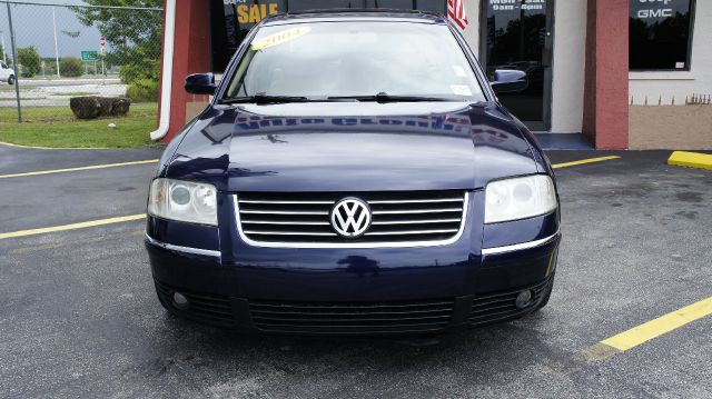 2004 Volkswagen Passat SE Crew Cab 4WD FFV