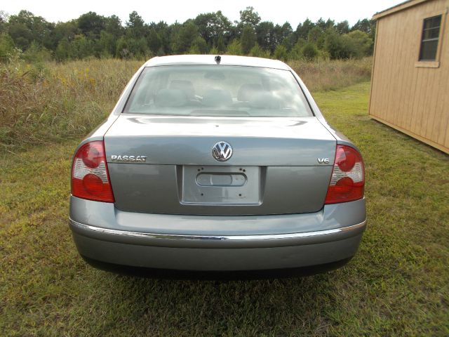 2004 Volkswagen Passat SE Crew Cab 4WD FFV