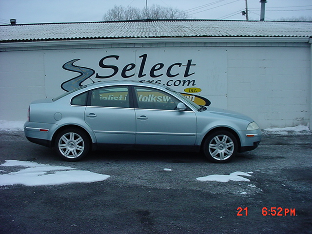 2004 Volkswagen Passat FWD 4dr Sport